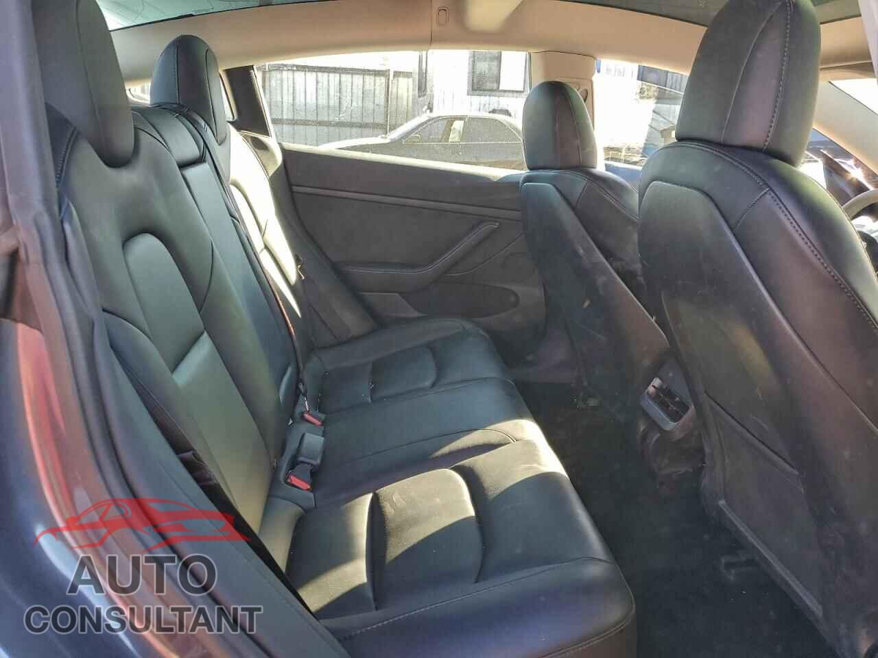 TESLA MODEL 3 2021 - 5YJ3E1EA2MF092225