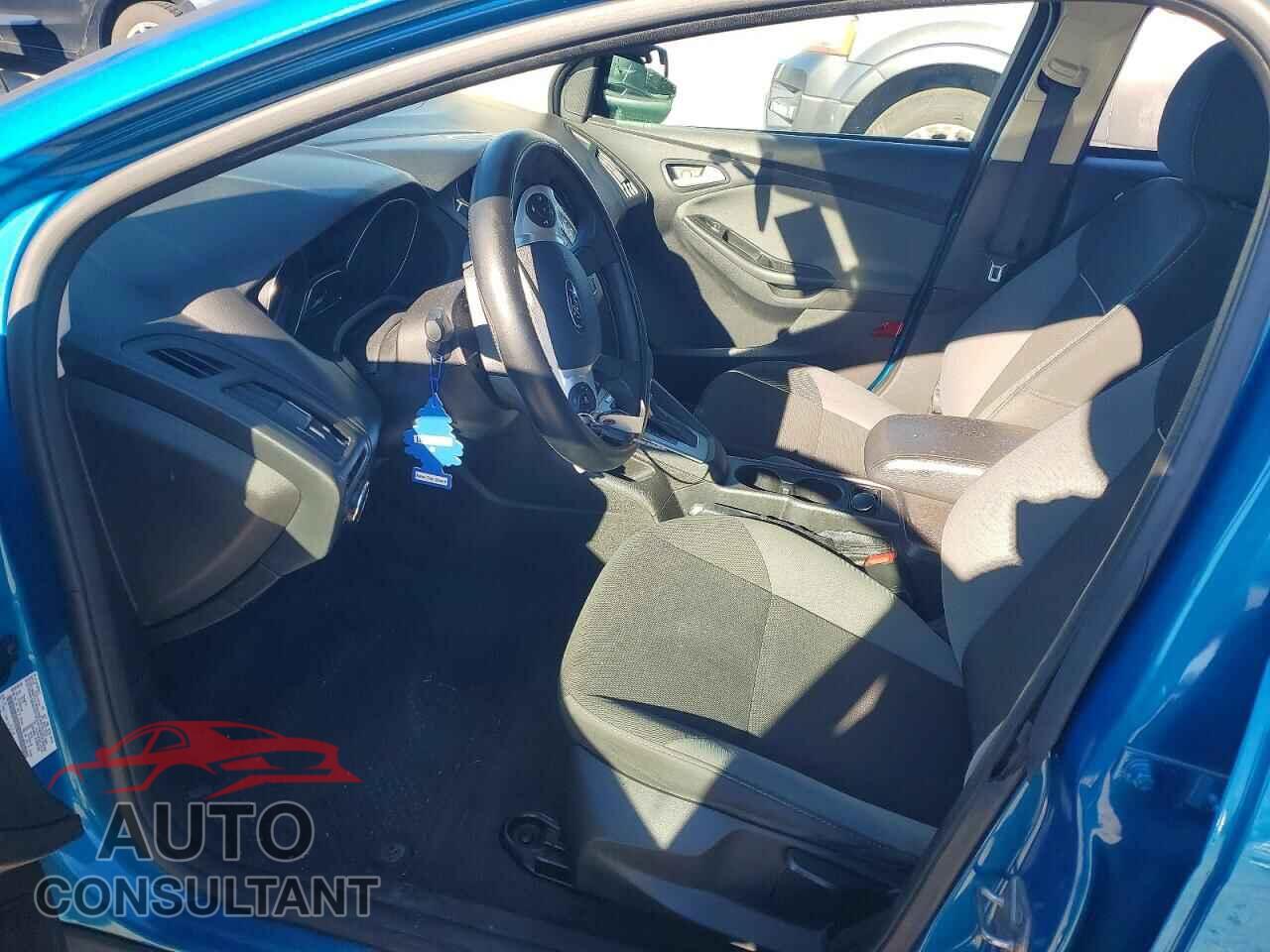 FORD FOCUS 2014 - 1FADP3F2XEL276169