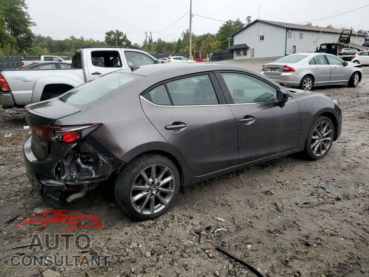 MAZDA 3 2018 - 3MZBN1V32JM248359