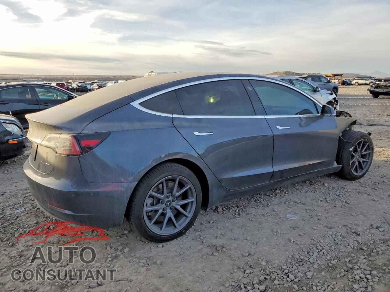 TESLA MODEL 3 2019 - 5YJ3E1EB9KF451947