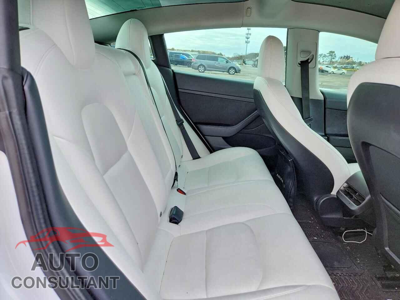 TESLA MODEL 3 2022 - 5YJ3E1EB2NF228525