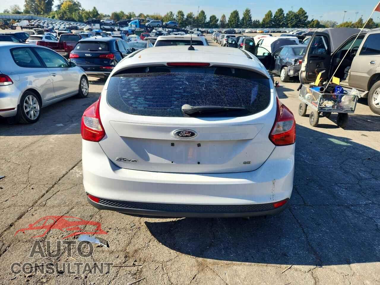 FORD FOCUS 2014 - 1FADP3K2XEL185666