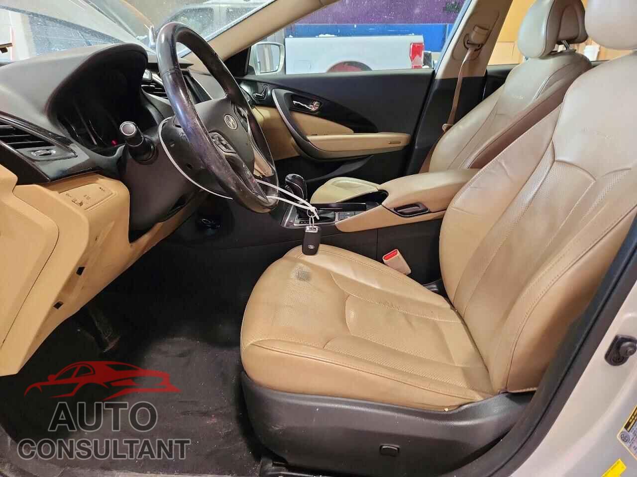 HYUNDAI AZERA 2012 - KMHFG4JG3CA157332
