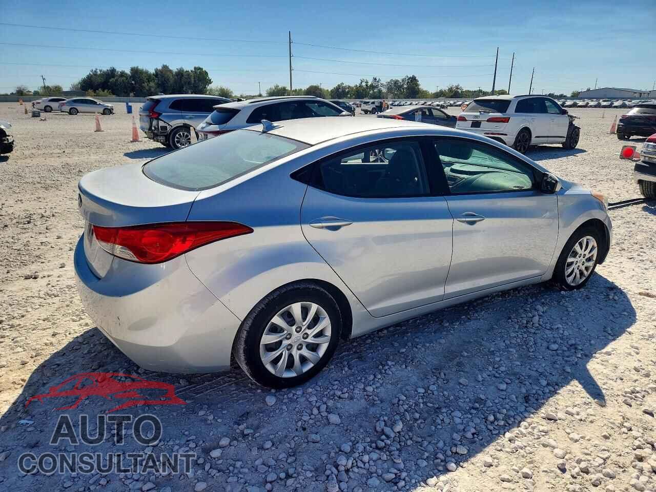 HYUNDAI ELANTRA 2012 - 5NPDH4AE0CH079513