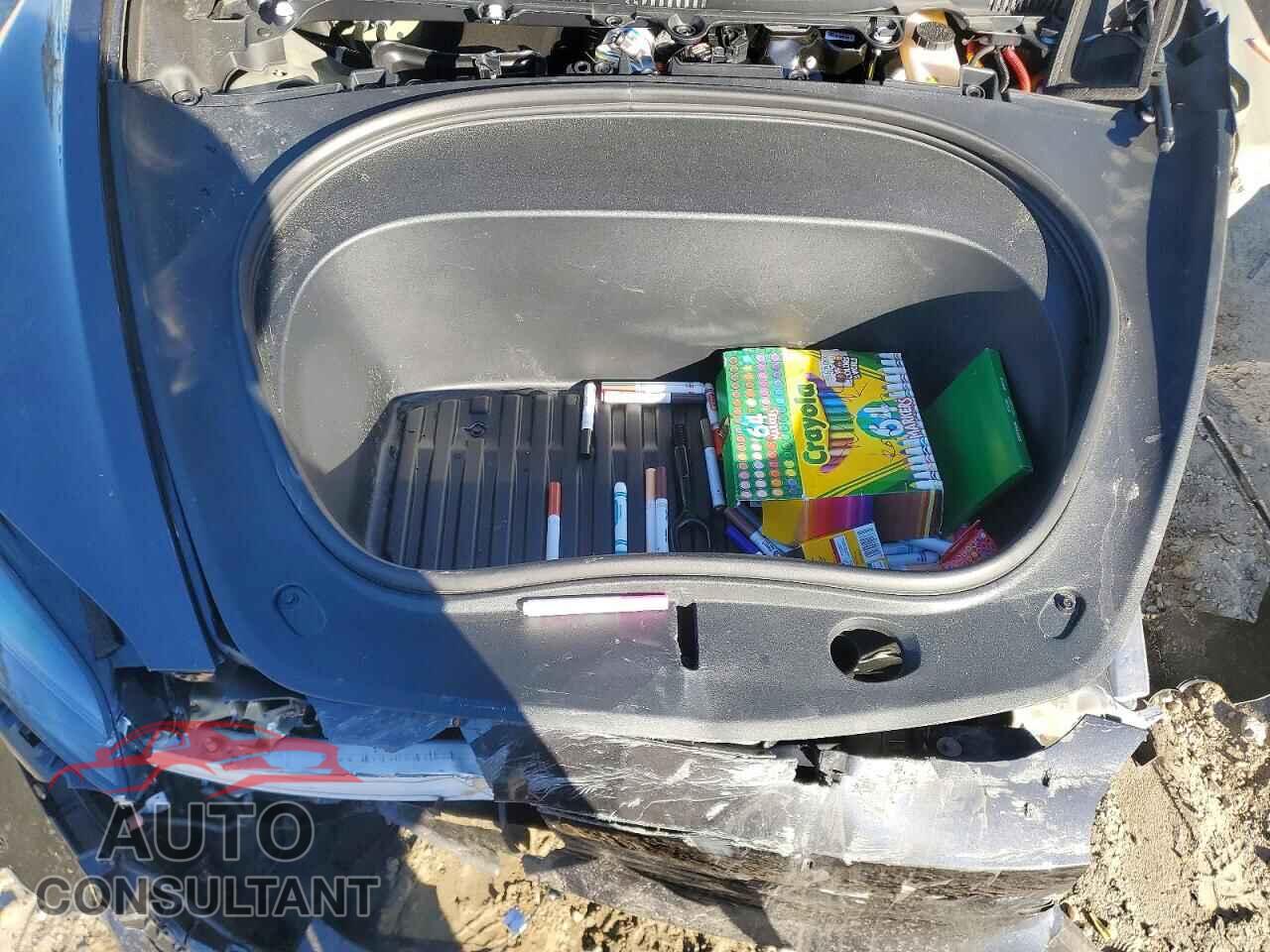 TESLA MODEL 3 2025 - 5YJ3E1EA3SF123091