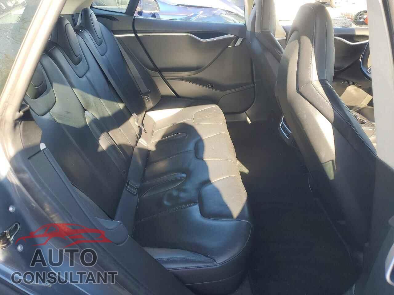 TESLA MODEL S 2014 - 5YJSA1H12EFP42823