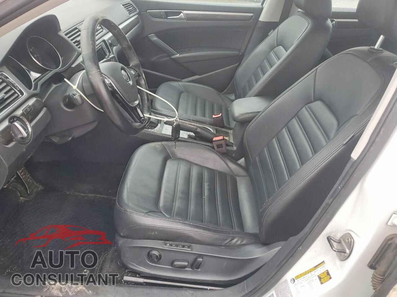 VOLKSWAGEN PASSAT 2017 - 1VWCT7A3XHC044116