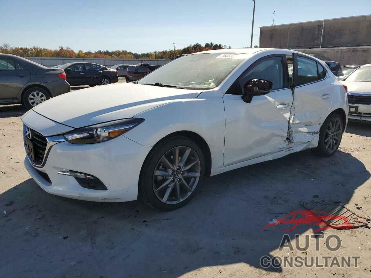 MAZDA 3 2018 - 3MZBN1M31JM194022