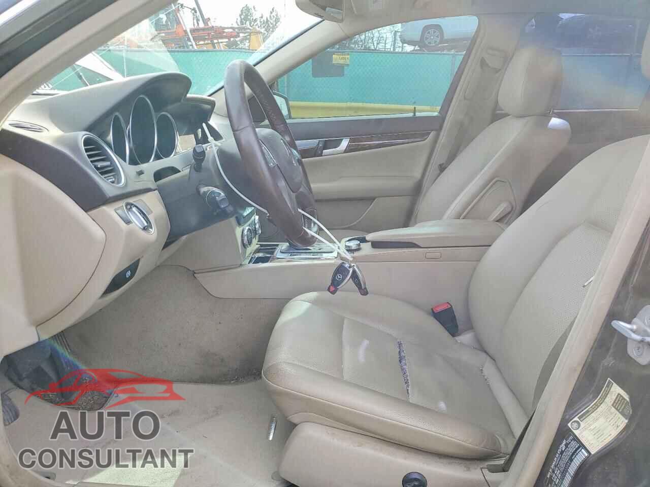 MERCEDES-BENZ C-CLASS 2012 - WDDGF8BB7CA653889