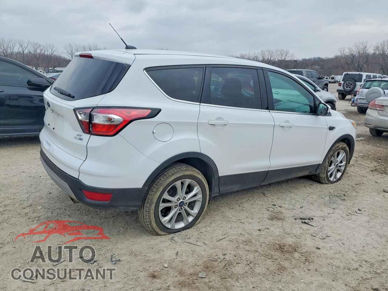 FORD ESCAPE 2017 - 1FMCU9GD4HUD94407