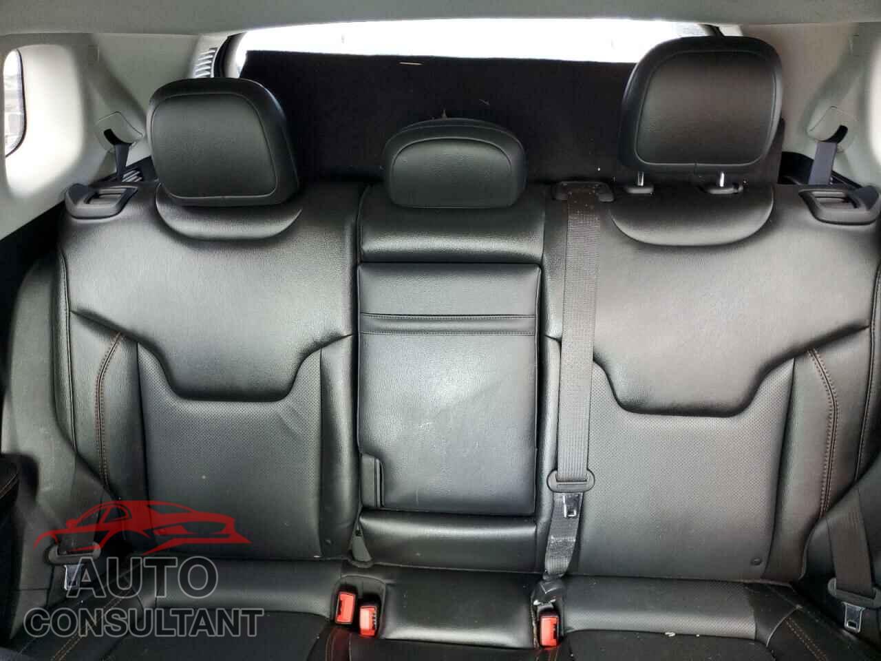 JEEP COMPASS 2019 - 3C4NJCCB6KT660017