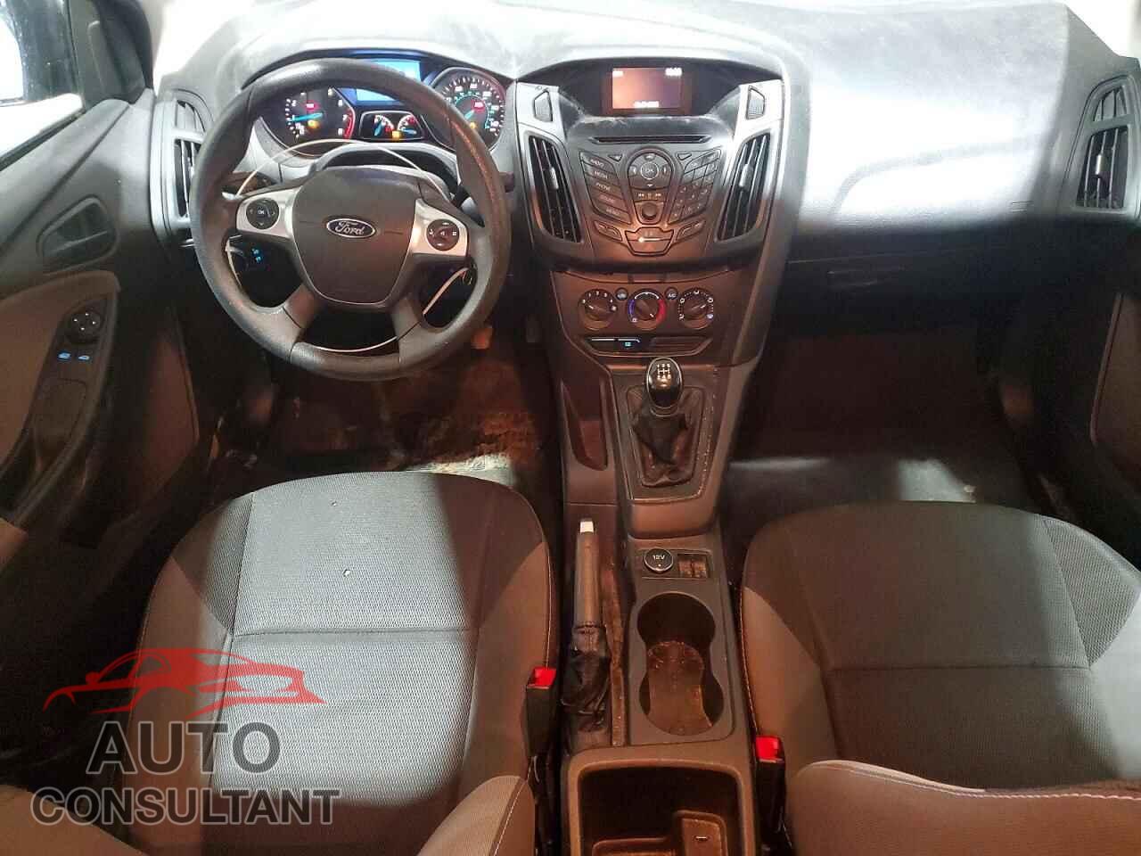 FORD FOCUS 2014 - 1FADP3E2XEL268235