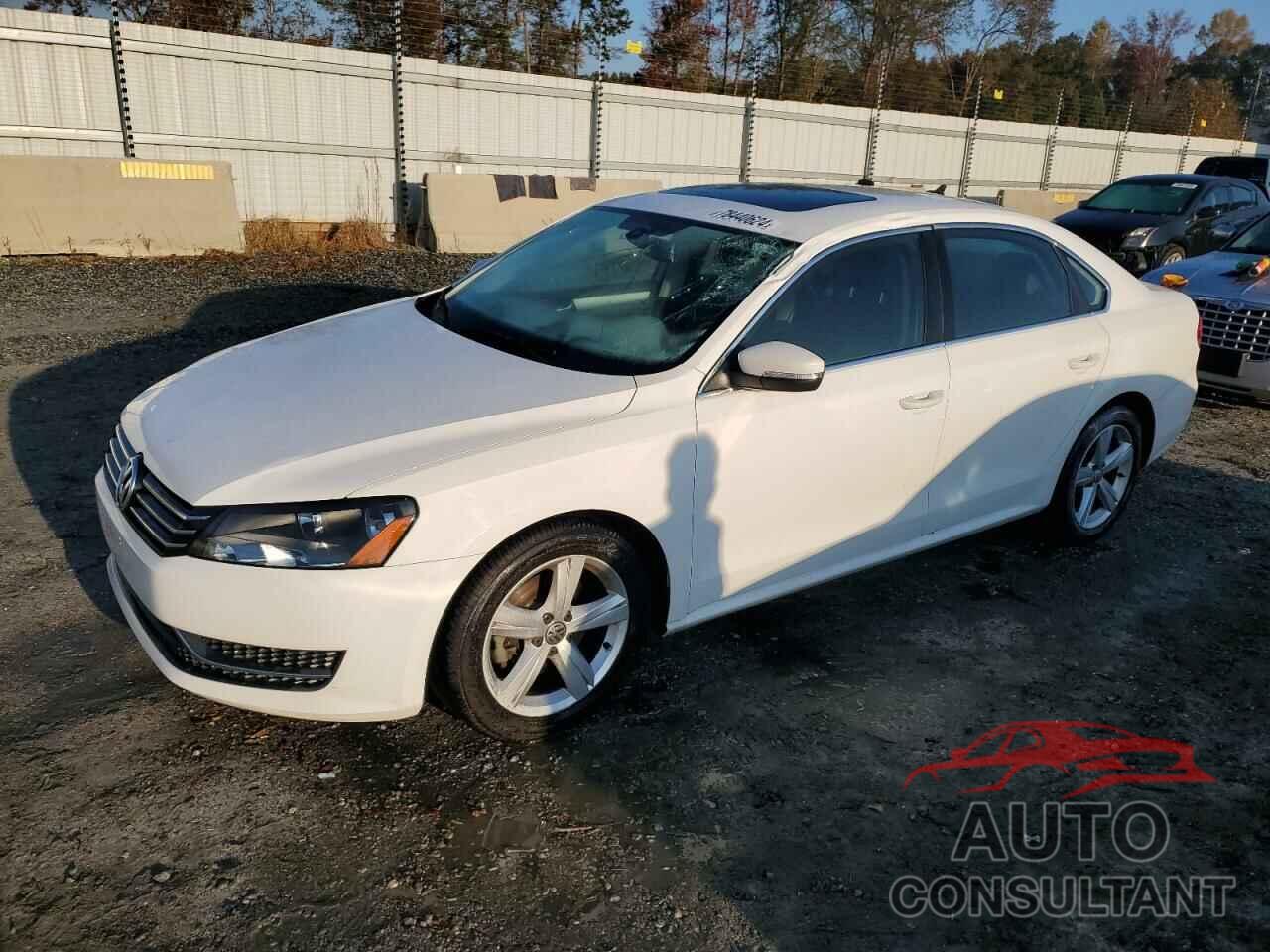 VOLKSWAGEN PASSAT 2013 - 1VWBP7A32DC128036