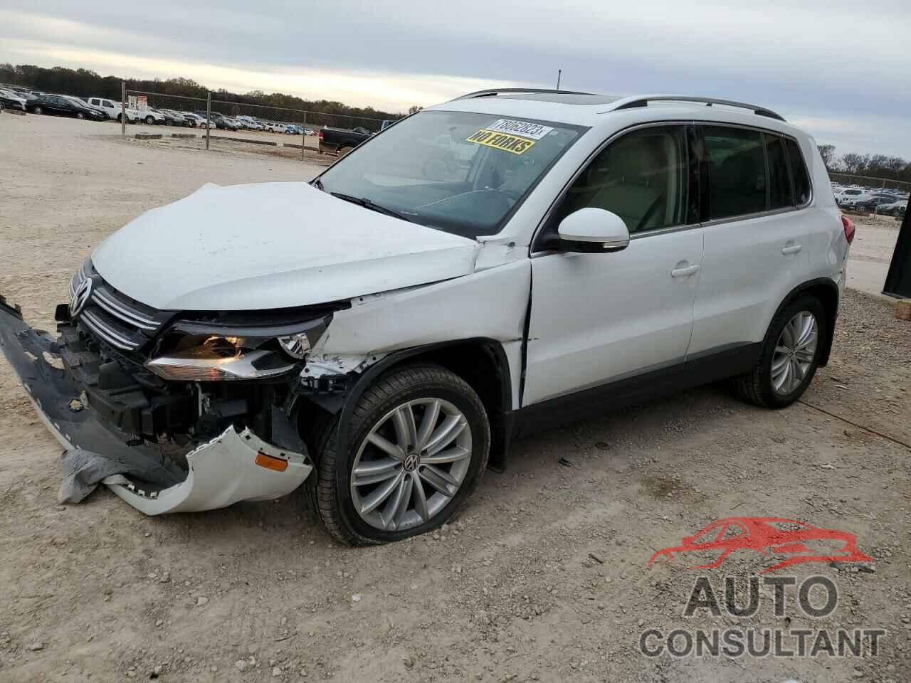 VOLKSWAGEN TIGUAN 2015 - WVGAV7AX1FW583920