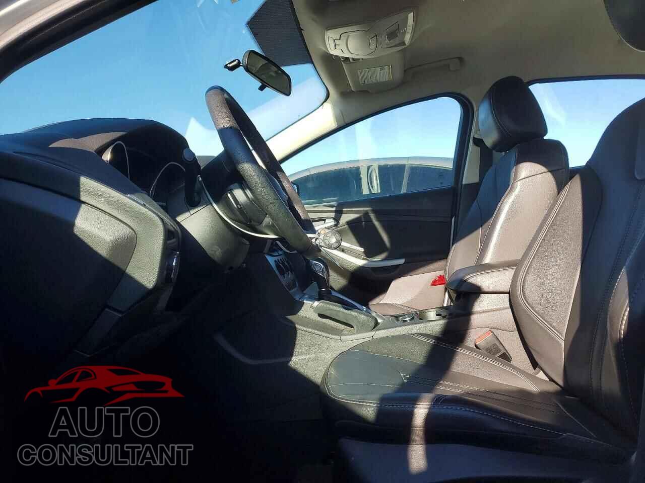 FORD FOCUS 2014 - 1FADP3F2XEL179876