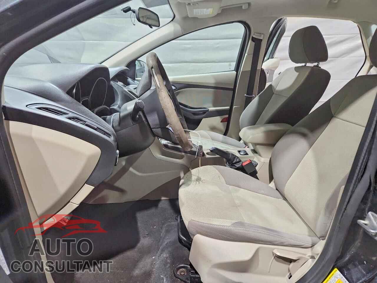 FORD FOCUS 2013 - 1FADP3F22DL338100