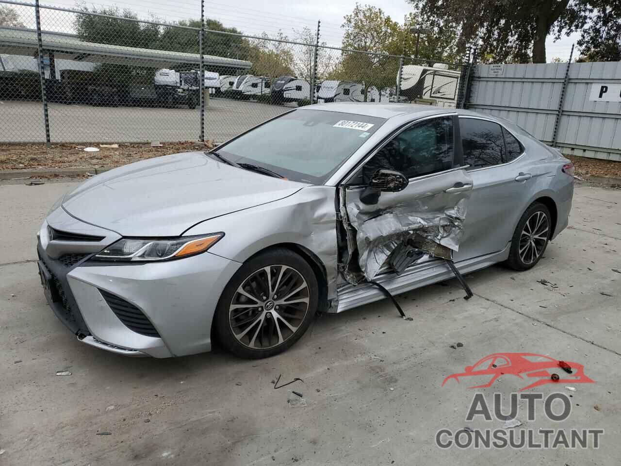 TOYOTA CAMRY 2018 - 4T1B11HK8JU637645