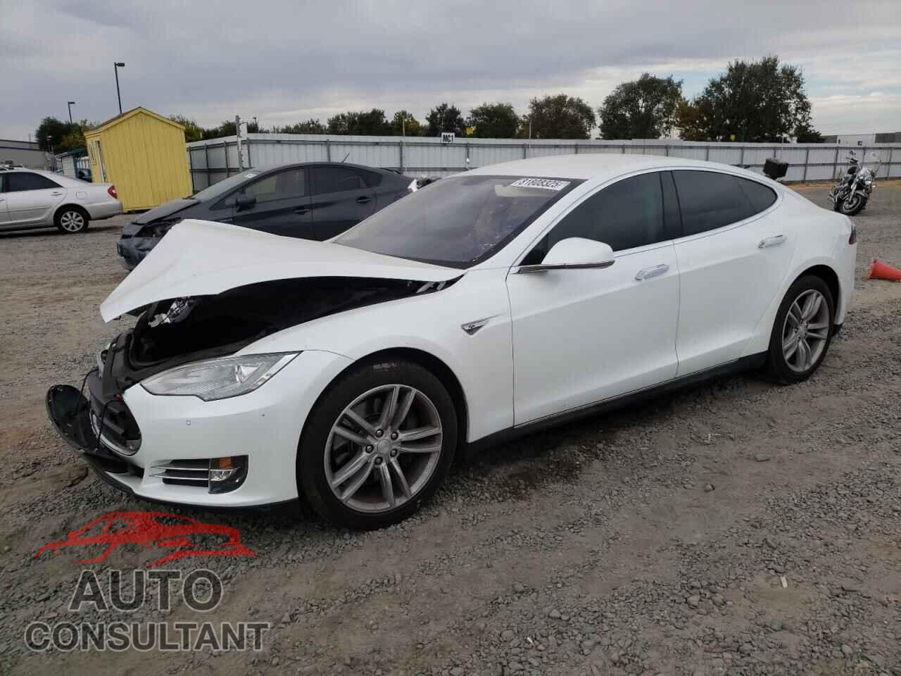 TESLA MODEL S 2013 - 5YJSA1DN9DFP21927