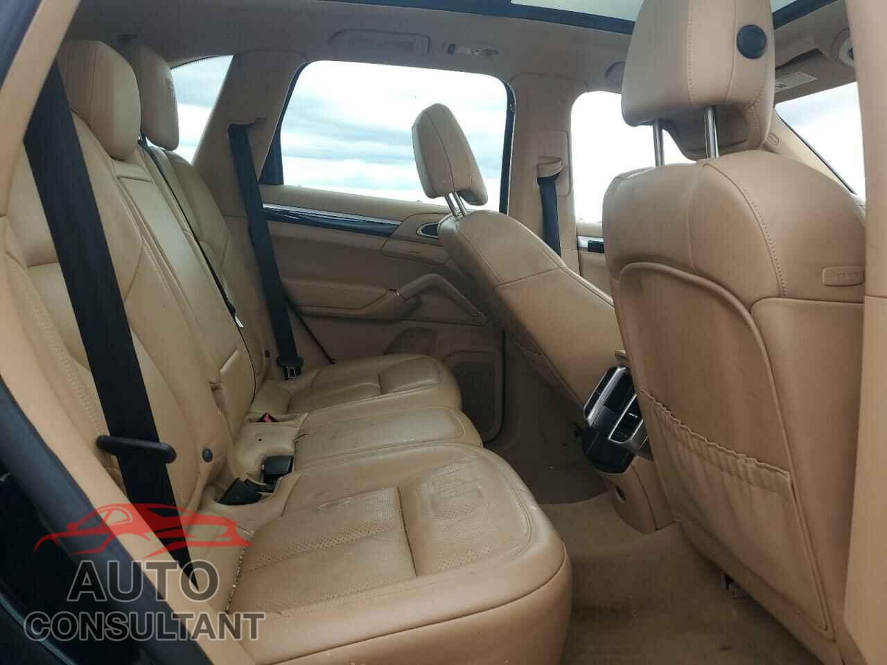 PORSCHE CAYENNE 2017 - WP1AA2A25HKA80598