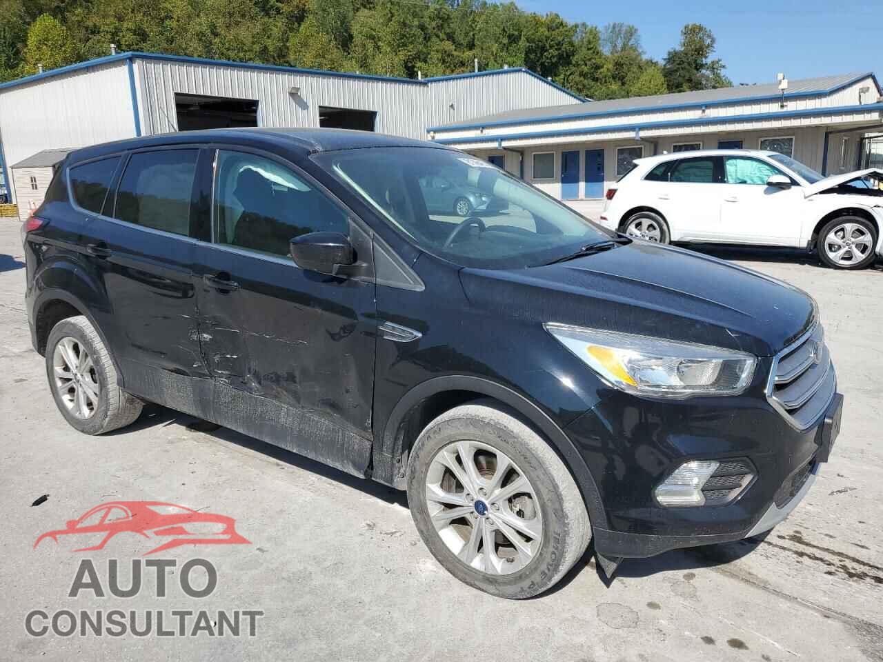 FORD ESCAPE 2017 - 1FMCU9GD0HUD82089