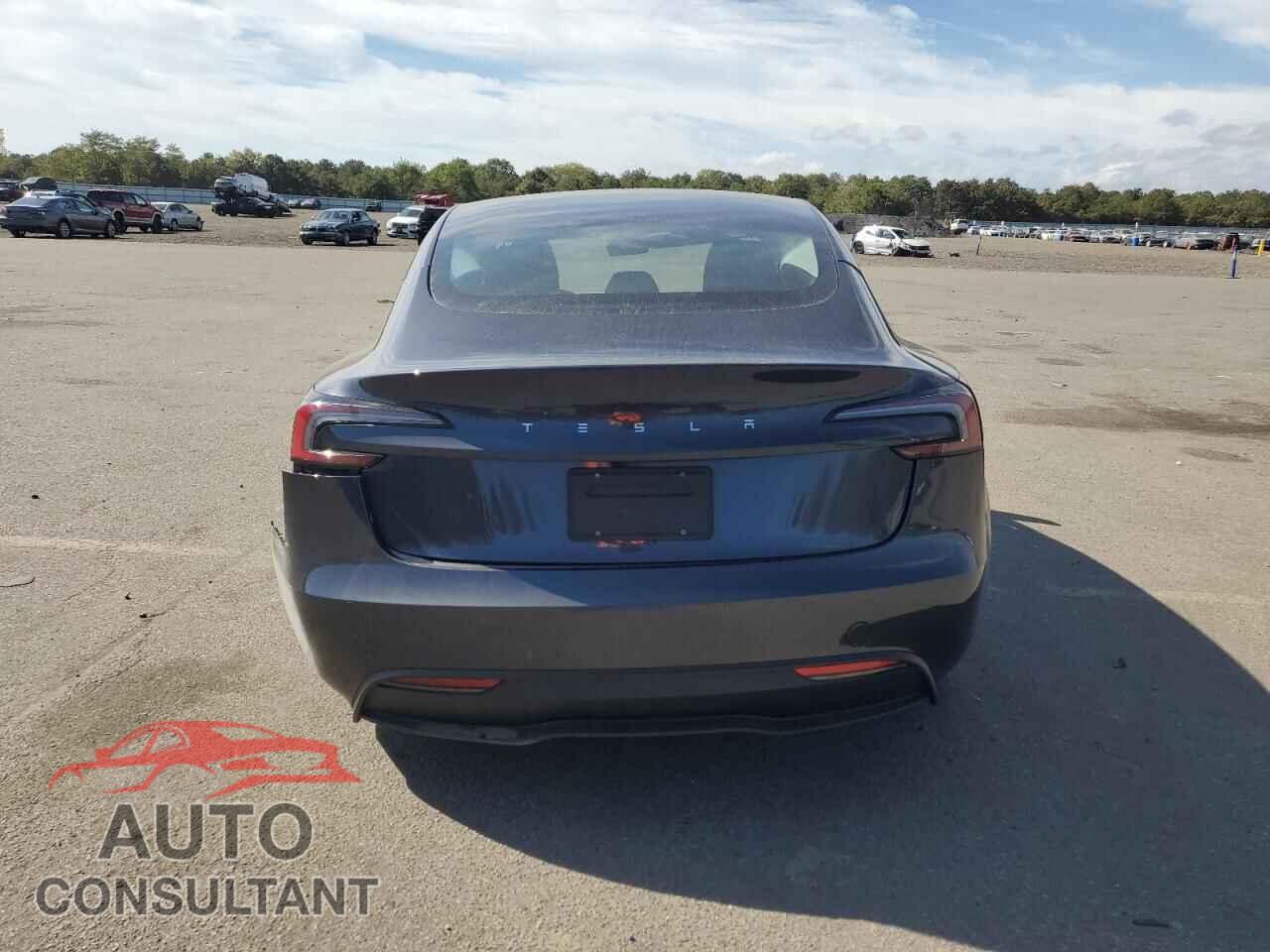 TESLA MODEL 3 2024 - 5YJ3E1EA9RF761582
