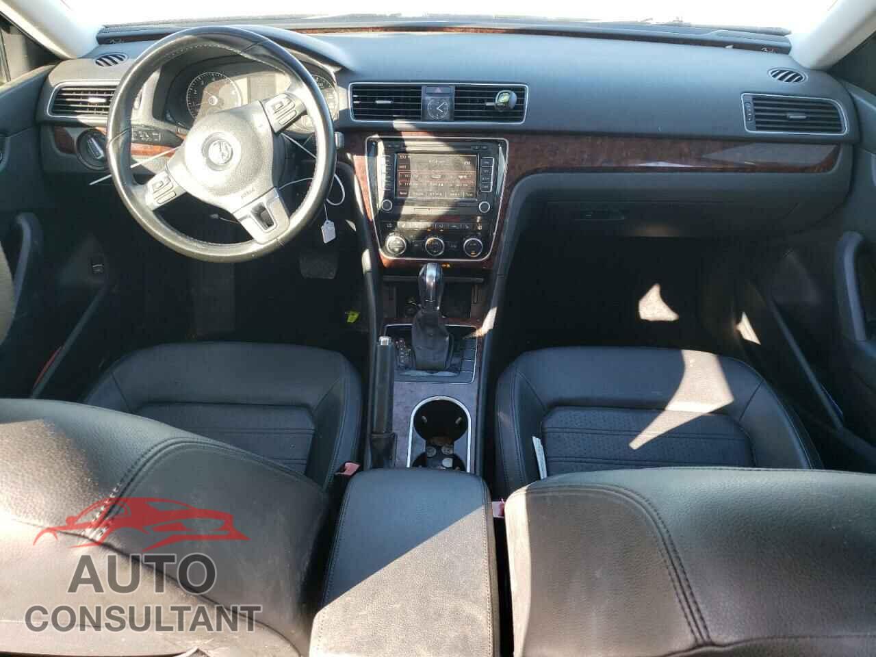 VOLKSWAGEN PASSAT 2013 - 1VWCH7A38DC035233