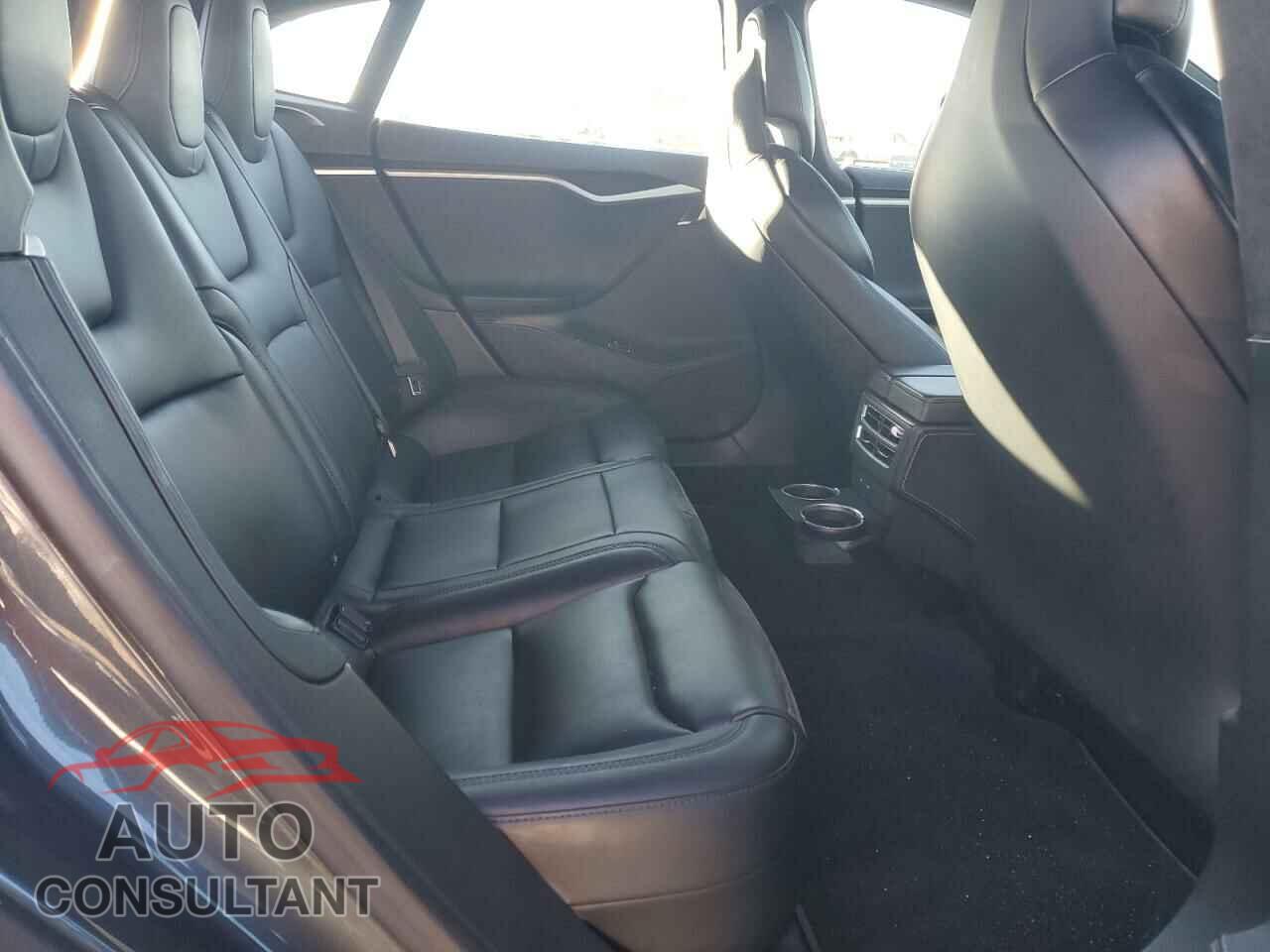 TESLA MODEL S 2017 - 5YJSA1E23HF215990