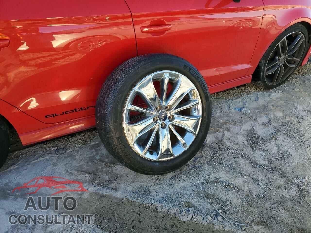 FORD TAURUS 2011 - 1FAHP2FW2BG148477