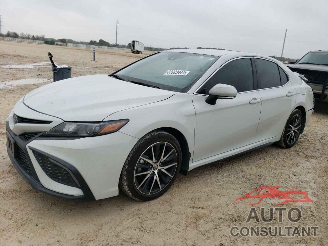 TOYOTA CAMRY 2024 - 4T1G11AK7RU213207