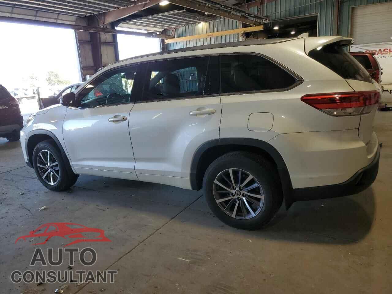 TOYOTA HIGHLANDER 2017 - 5TDJZRFH3HS457616