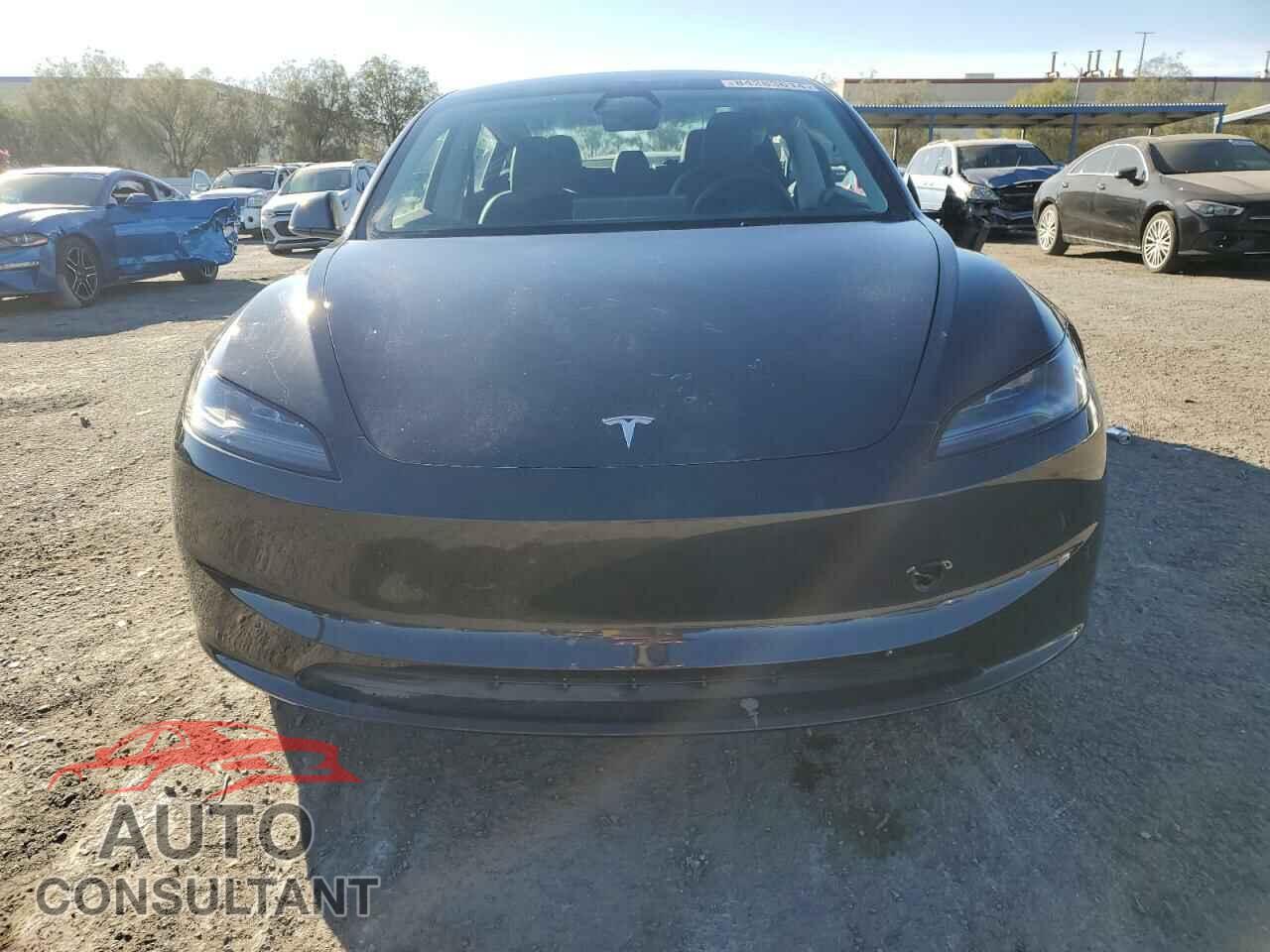 TESLA MODEL 3 2024 - 5YJ3E1EA9RF785297