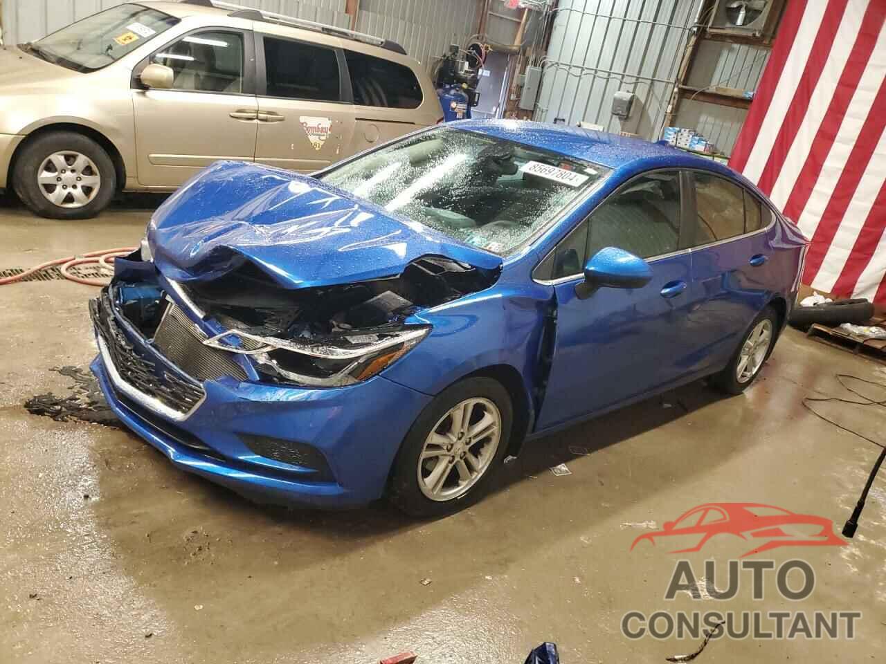 CHEVROLET CRUZE 2018 - 1G1BE5SM5J7205872