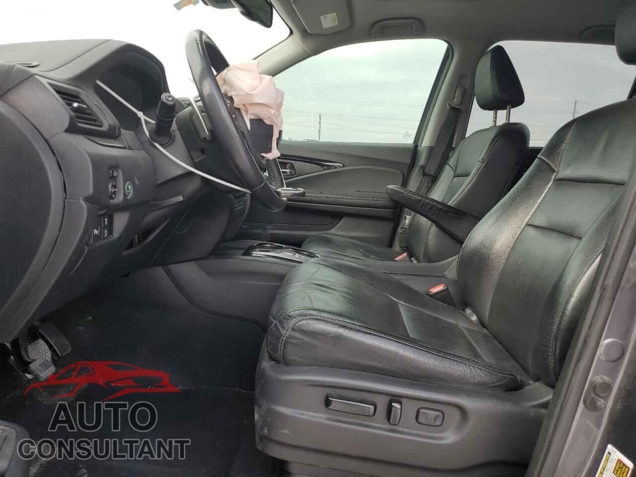 HONDA PILOT 2017 - 5FNYF5H92HB008843