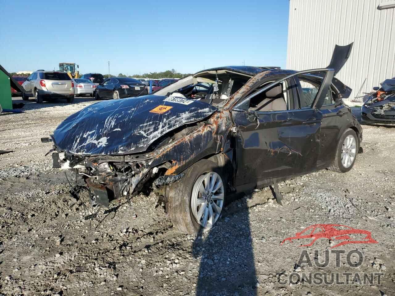 TOYOTA CAMRY 2018 - 4T1B11HK2JU135777