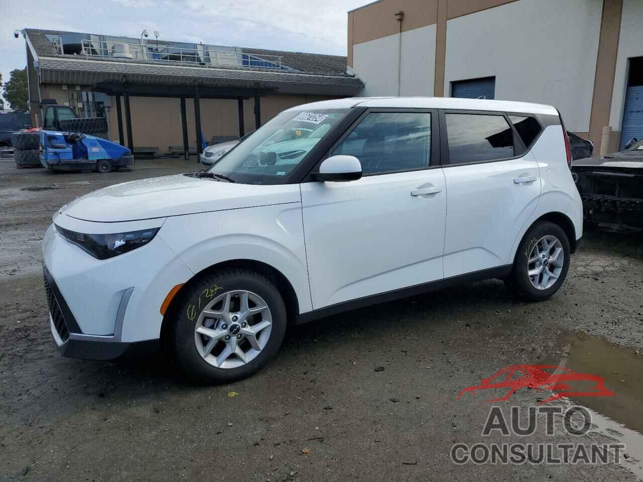 KIA SOUL 2023 - KNDJ23AU8P7884529