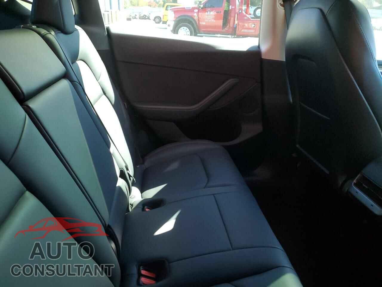 TESLA MODEL Y 2023 - 7SAYGDEF9PF708359