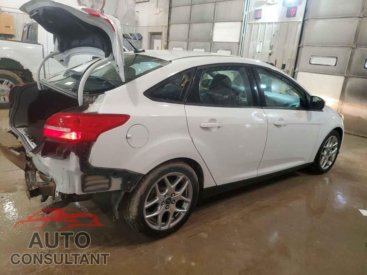 FORD FOCUS 2015 - 1FADP3F29FL254598