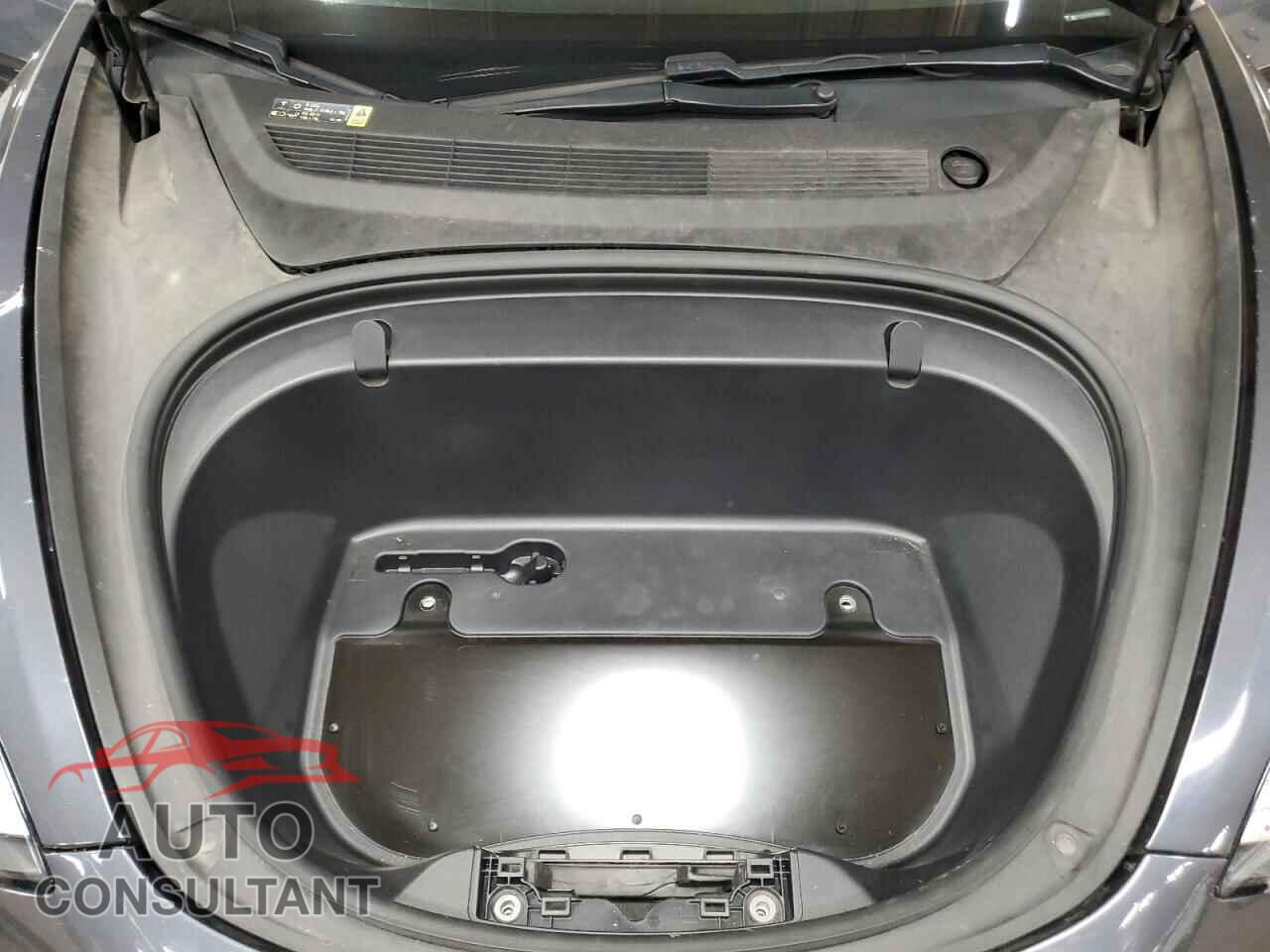 TESLA MODEL 3 2018 - 5YJ3E1EB7JF066451