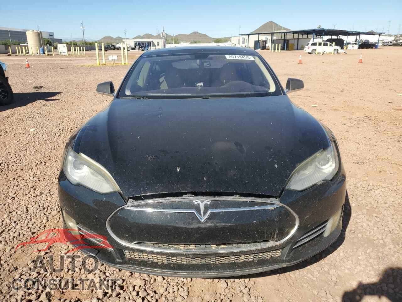 TESLA MODEL S 2013 - 5YJSA1DP2DFP16330