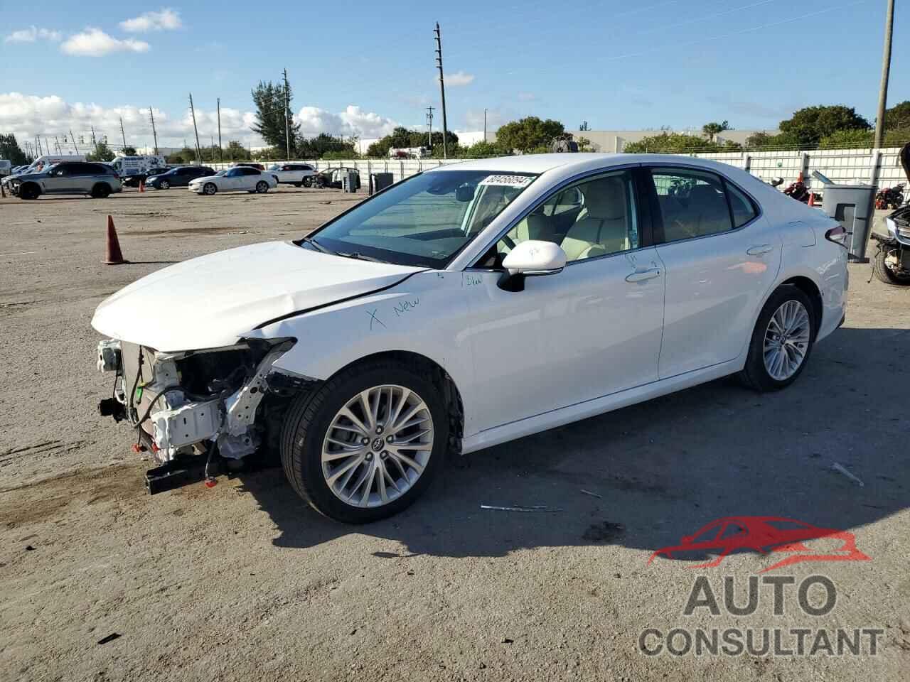 TOYOTA CAMRY 2019 - 4T1B11HK3KU701592