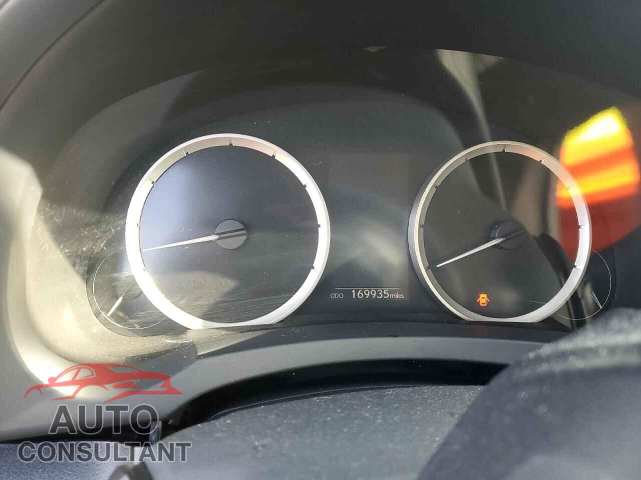 LEXUS IS 2014 - JTHCF1D25E5004566