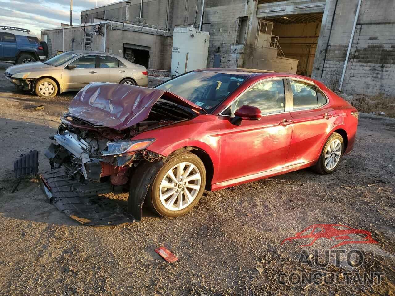 TOYOTA CAMRY 2022 - 4T1C11AK6NU698769