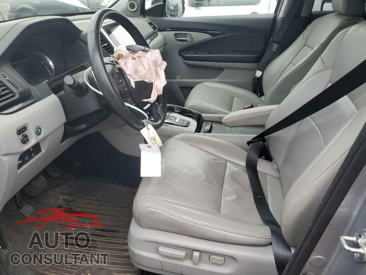 HONDA PILOT 2017 - 5FNYF6H00HB015412
