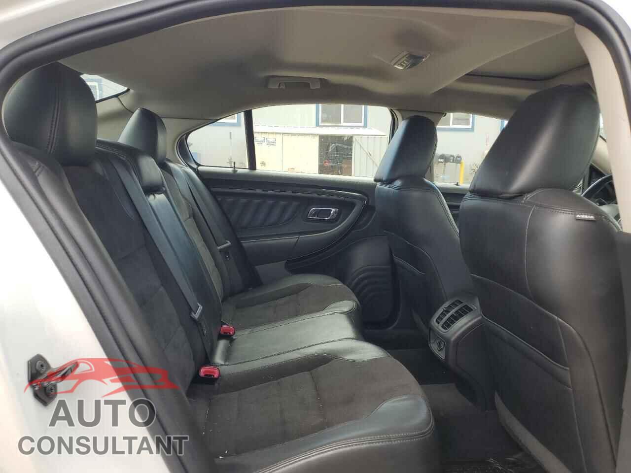 FORD TAURUS 2010 - 1FAHP2KT2AG128255