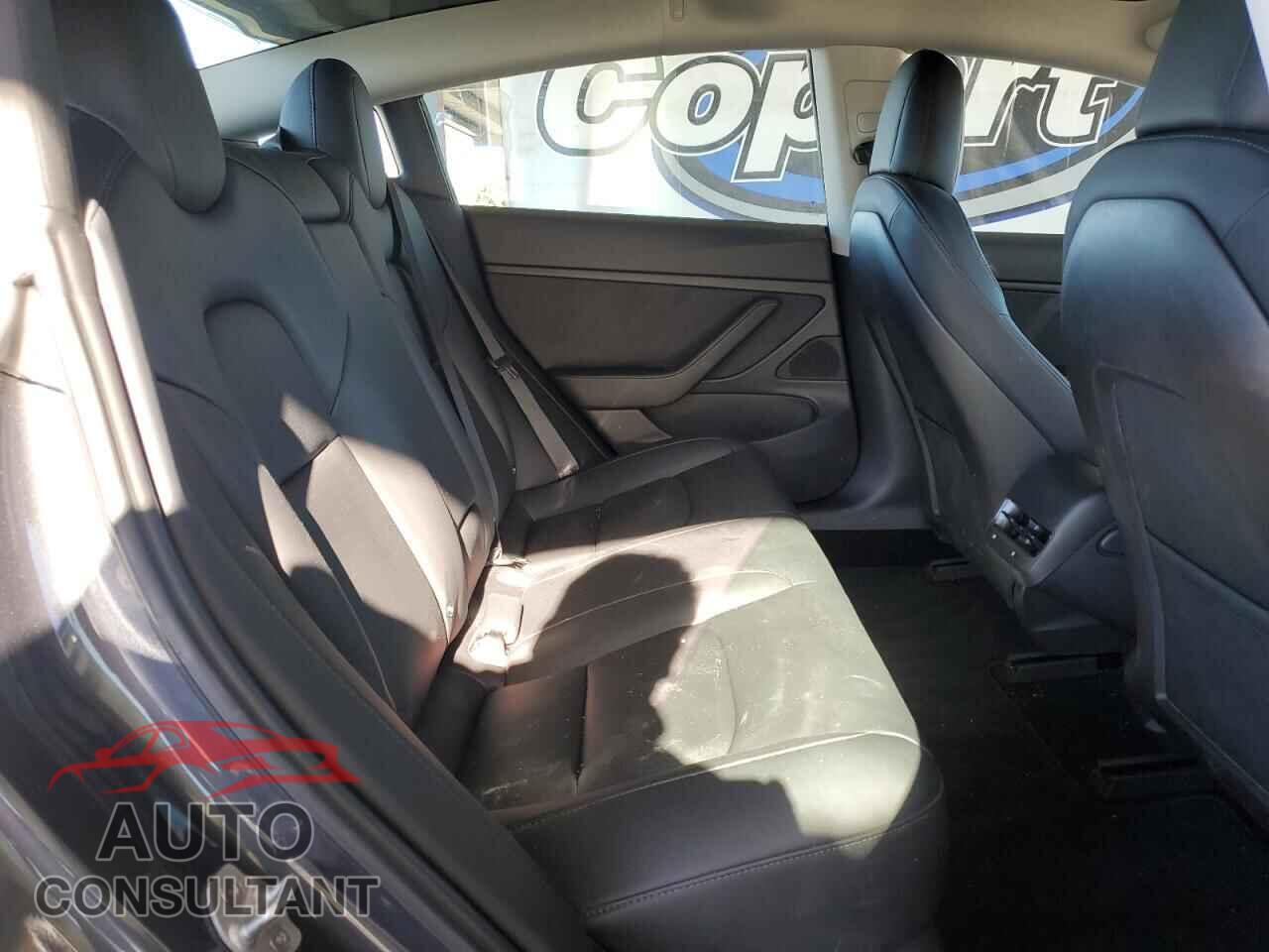 TESLA MODEL 3 2018 - 5YJ3E1EA9JF158572