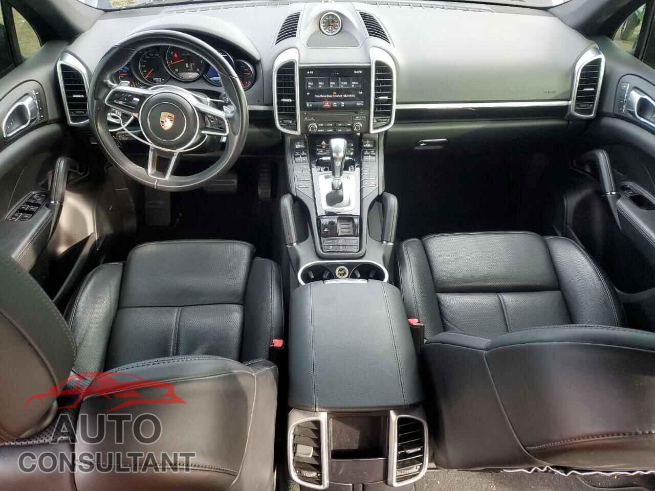PORSCHE CAYENNE 2017 - WP1AA2A28HKA89215
