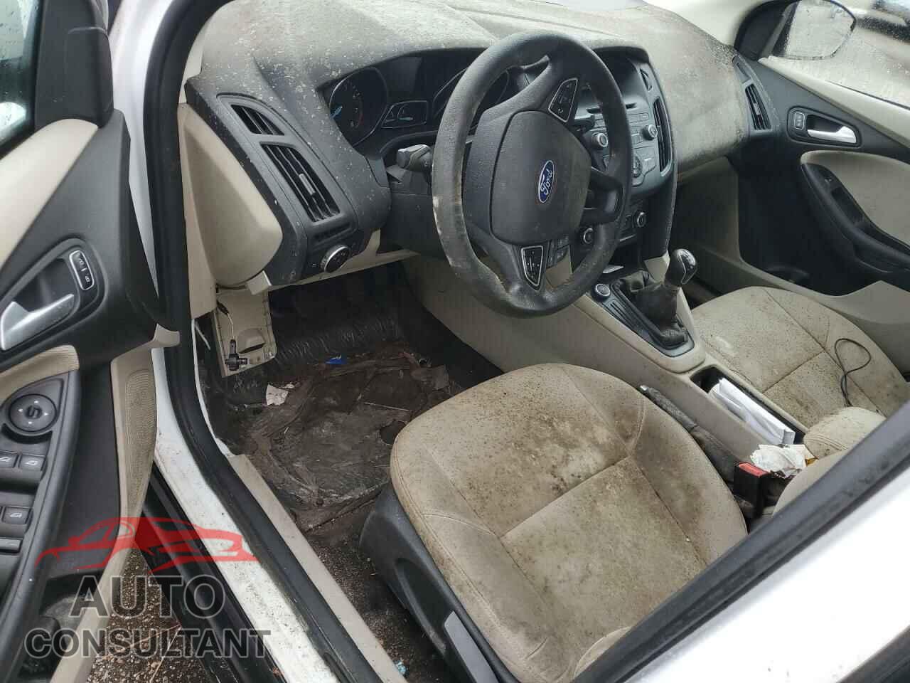 FORD FOCUS 2015 - 1FADP3F20FL280829