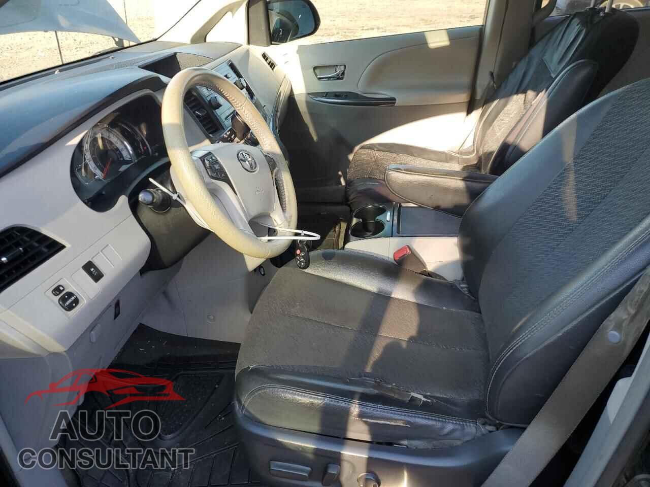 TOYOTA SIENNA 2011 - 5TDXK3DC0BS174746