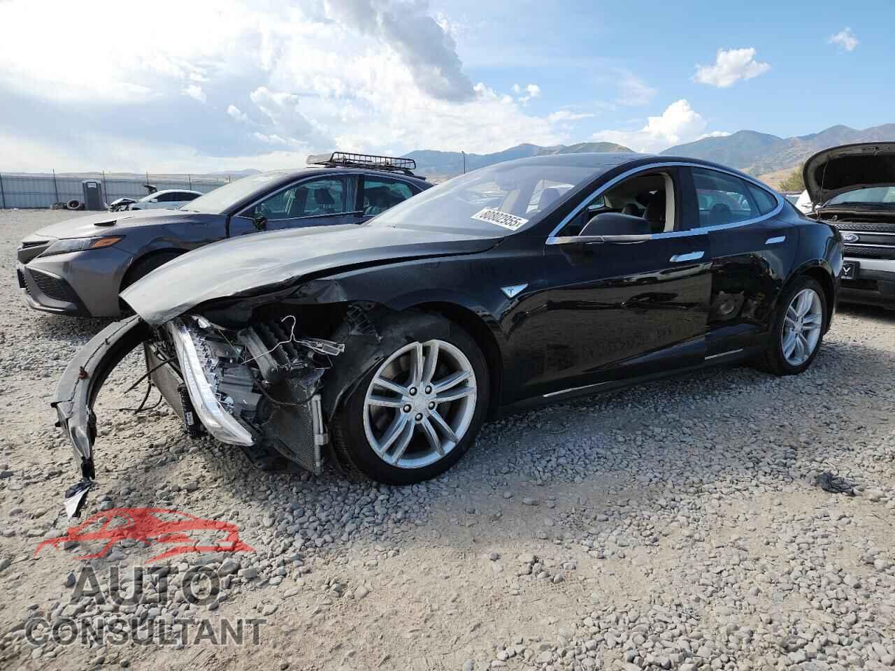 TESLA MODEL S 2014 - 5YJSA1S1XEFP40682
