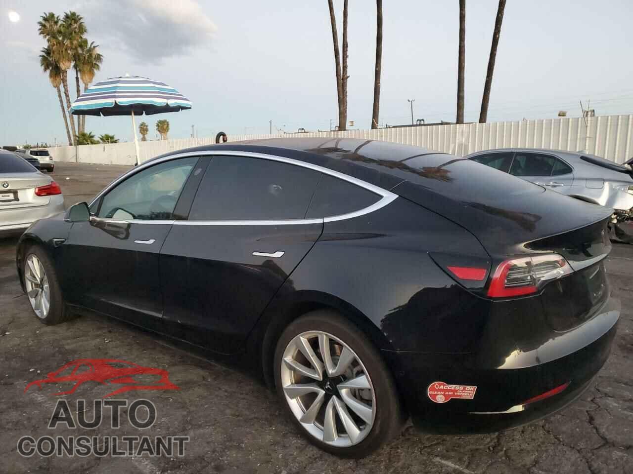 TESLA MODEL 3 2018 - 5YJ3E1EB0JF071670